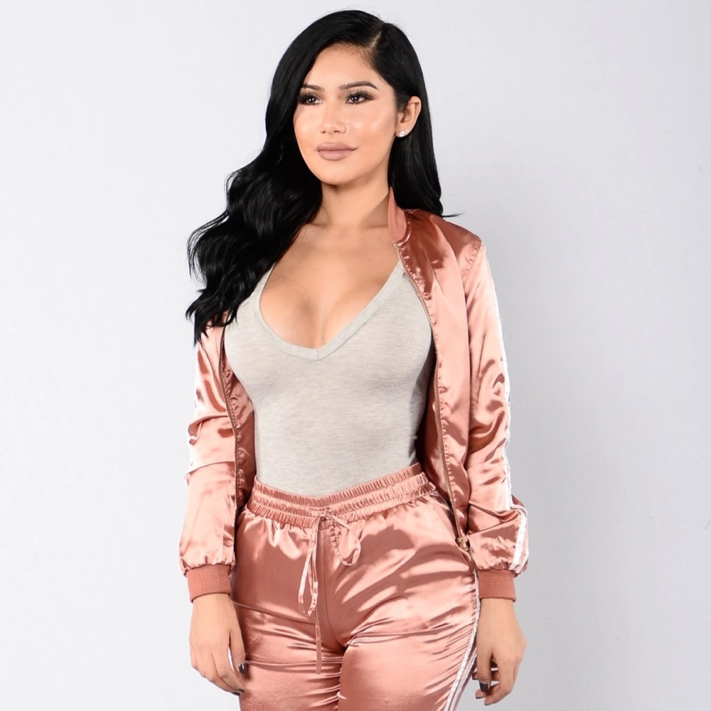 FashionNova “Let You Go” Jacket and Shorts set in color Marsala